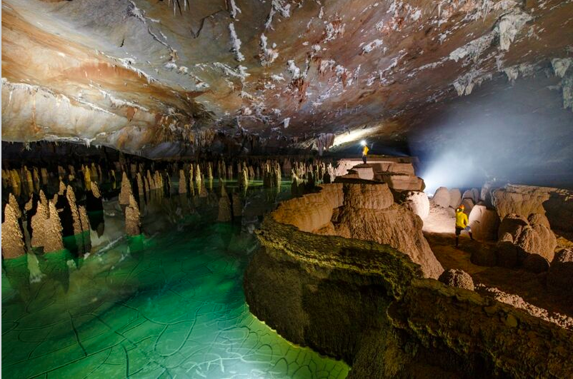 Hang Va Expedition (2 days/1 night)